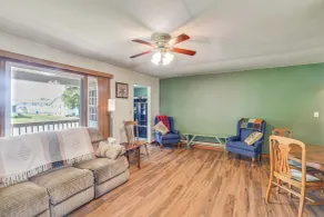 Walk to Restaurant & Bar: Home w/ Deck in Gary - Interiør
