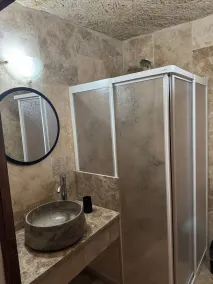 Colina Stone House - Bathroom
