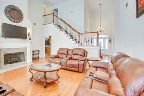 7 Mi to University of Alabama: Family Home w/ Yard - Interior