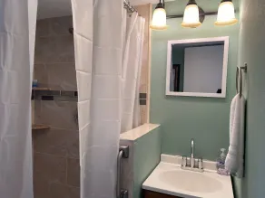 Downtown Sarasota 2BR Apartment 2BA Pet Friendly Beaches Sleeps 5 - Bad