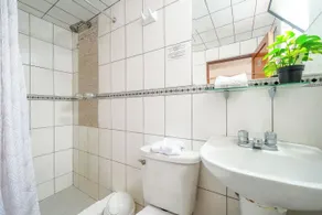 Imperial Inn Hospedaje Turistico - Bathroom