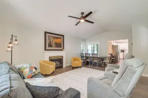 Spacious Detroit Lakes Home w/ Private Deck! - Intérieur
