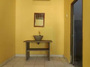 RedDoorz at Saren Anyar Homestay Lukluk - Badeværelse