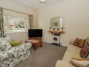 Gardener's Cottage - Living area