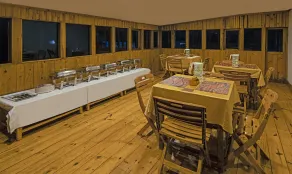 Treebo Omega Stay Inn - Restaurant