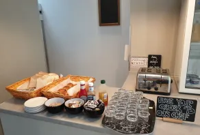 Trivelles Gatwick Hotel & airport Parking - Restaurant