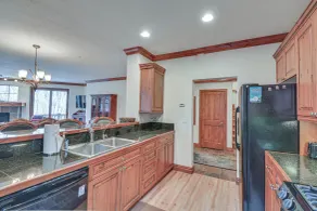 Cozy Avon Retreat w/ Private Deck & Pool Access! - Innvendig