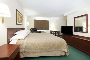 Super 8 by Wyndham Richmond - Rom