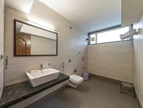 Hotel Hilltop by Fidato Hotels - Bathroom
