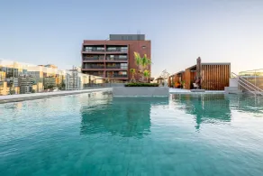 Skyline by Rezervo - Piscina
