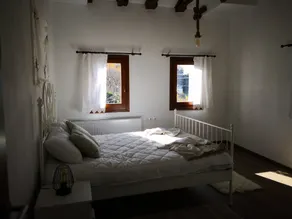 Effrosini stone guesthouse - Room