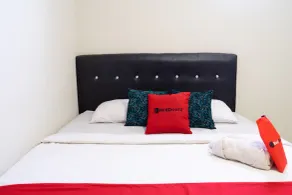 RedDoorz near Setrasari Mall 4 - Chambre