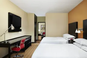 Four Points by Sheraton Hotel & Suites Calgary West - Chambre