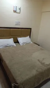 Divine Residency - Camera