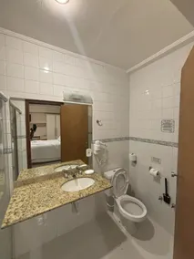 Pousada Portal das Cerejeiras - Be Happy Group - Bathroom