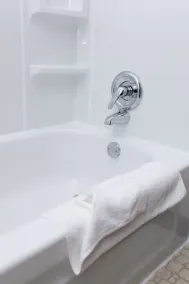 Shady Rest Motel - Bathroom