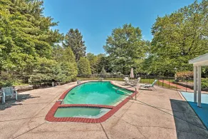 Morgan Hughes Homestead with Game Room and Pool - Interiör