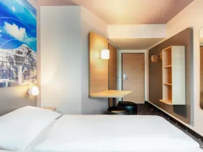 B&B HOTEL München-Airport - Chambre