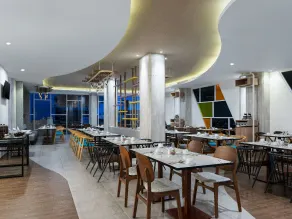 Harper Banjarmasin by ASTON - Restaurant
