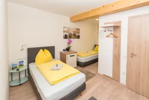 Ferienwohnungen und Zimmer Yassi - Værelse