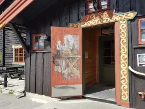 Dovregubbens Hall - Inngangsparti