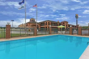 Days Inn by Wyndham Franklin - Piscine