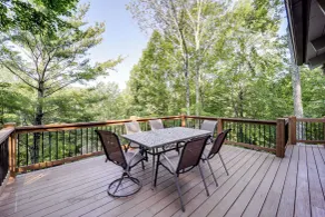 2 Mi to Skiing! Wooded Beech Mtn Retreat w/ Decks - Interior