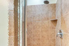 NOUVEAU! Large Home w / Hot Tub - Marchez jusqu'au lac Michigan! - Intérieur