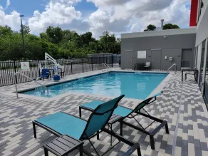 avid hotels - Melbourne - Viera by IHG - Pool