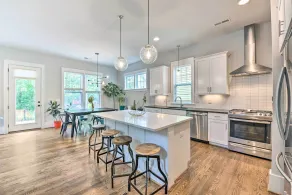 Modern Charlotte Home ~ 4 Mi to Downtown! - Interiör