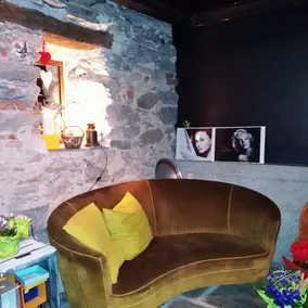 il mondo in valle - Salottino della hall