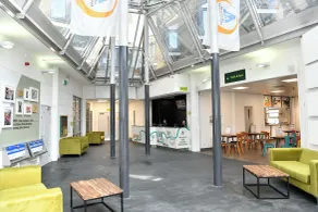 YHA London Thameside - Sitzecke in der Lobby