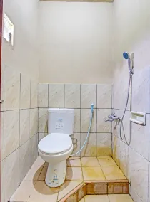 OYO 91353 Hotel Surya Andesa - Salle de bain