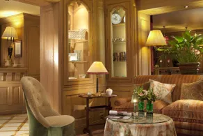 Hôtel Chambiges Elysées - Coin salon dans le hall