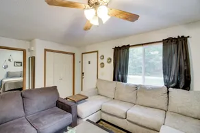 Near Lakes: Updated Family Home w/ Deck in Cushing - Innvendig