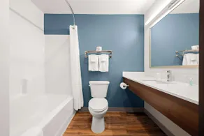 WoodSpring Suites Huntsville - Research Park - Salle de bain
