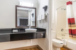 Red Roof Inn Phoenix- Midtown - Salle de bain