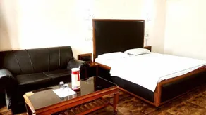 HOTEL INTERNATIONAL - Adjoining INDO Canadian Transport & ISBT Jalandhar City - Corporate, Families, Solo Travellers, Couples Favorite - Værelse