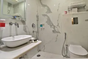 Hotel Aman International at New Delhi Station - Bathroom