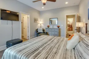 Airy Apartment With Deck - Walk to Main Street! - Innenbereich