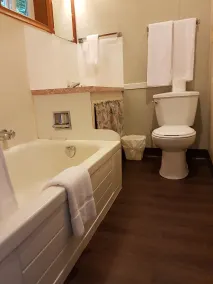 Holiday Motel & RV Resort - Salle de bain