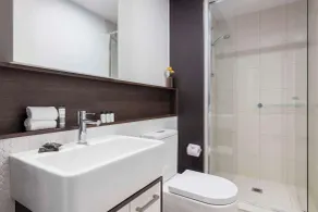Oaks Melbourne Southbank Suites - Bathroom