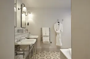 Kimpton Clocktower by IHG - Bathroom