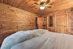 Cozy Blue Ridge Mountain Cabin on 18 Acre Lot - Værelse