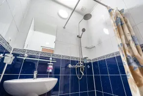 Madanur Hotel - Bathroom