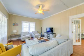 Crystal Coast Family Retreat < 1 Mi to Boat Ramp! - Innenbereich