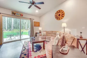 Pet-Friendly Woodruff Cabin Near Lakes - Interiör