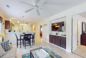 Longs Cozy Haven: Stylish, Accessible Retreat - Interior