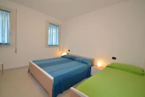 Moderne Wohnung mit privatem Garten - Zimmer