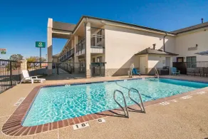 Quality Inn & Suites Weatherford - Piscine
